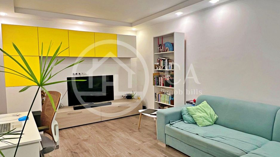 Apartament de vânzare cu 3 camere in zona Rogerius, Oradea - Poză 1