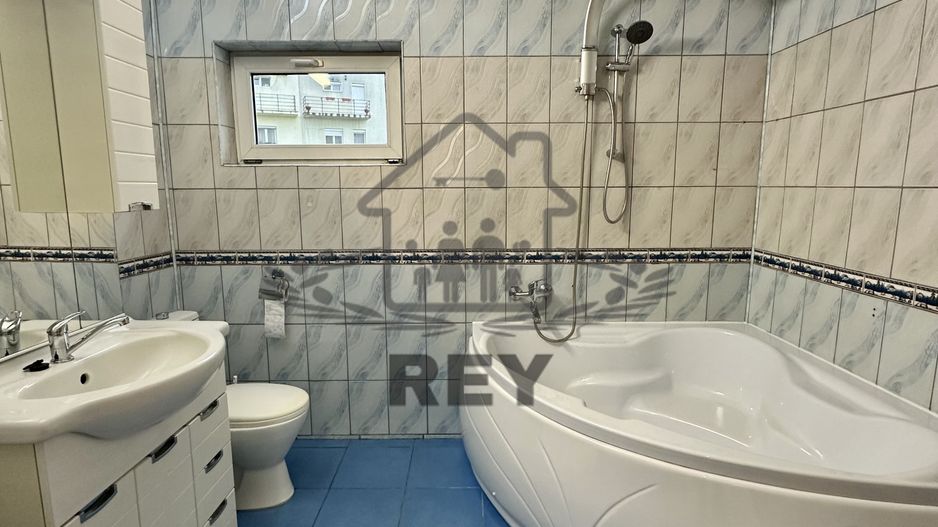 Apartament 4 camere cu garaj zona Strand- V.Aurie - Poză 4