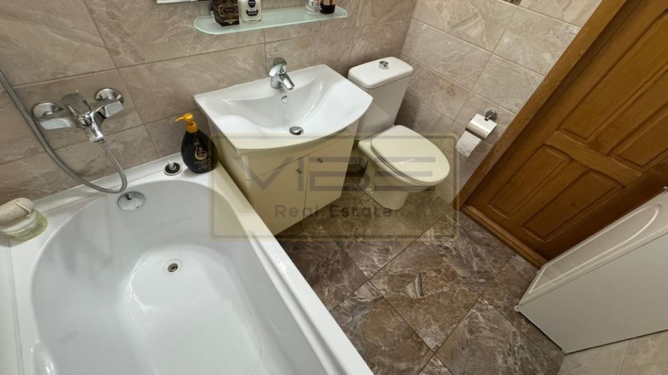 Apartament 3 camere 2 bai central Rond Podu Ros - Poză 17