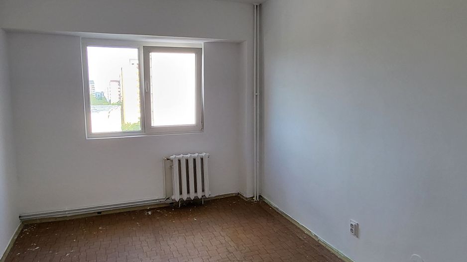 Vlahuta, apartament 3 camere, decomandate, semimobilat - Poză 6