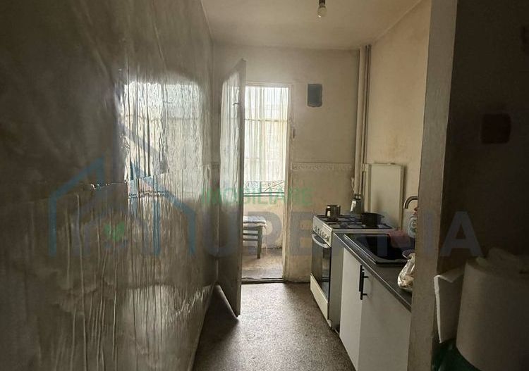 Apartament 3 camere semidecomandat, Podu Roș, țesătură, Iași - Poză 3