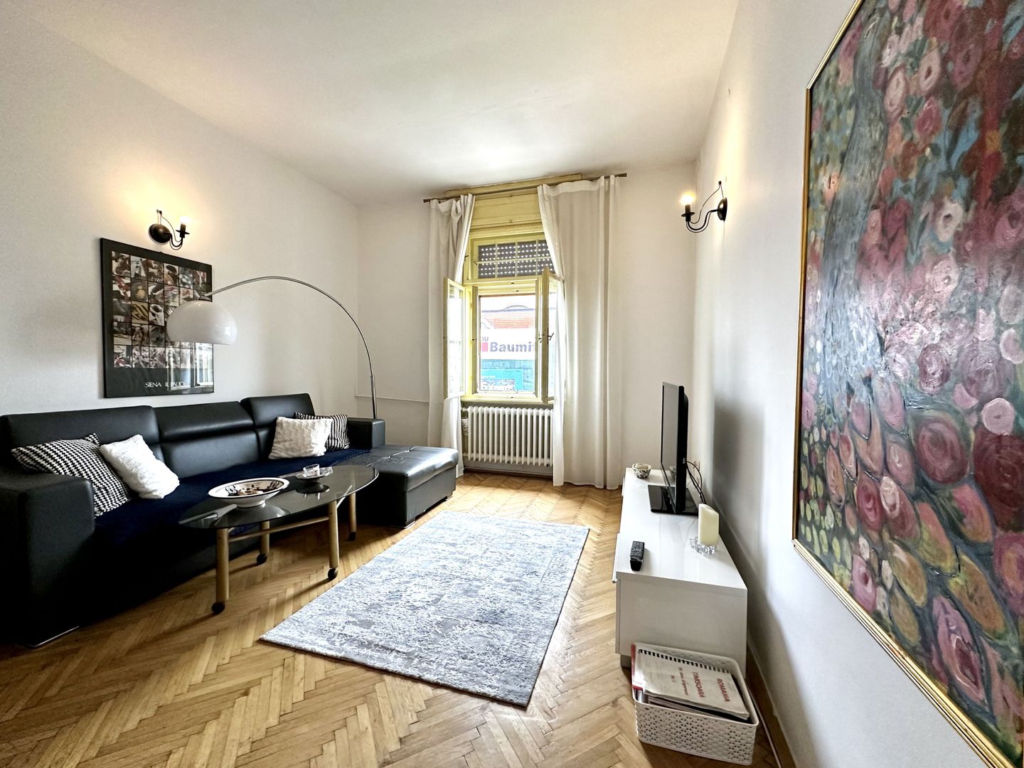 Apartament cu 2 camere,  clasic si boem, cu vedere in Piață Victoriei - Poză 4