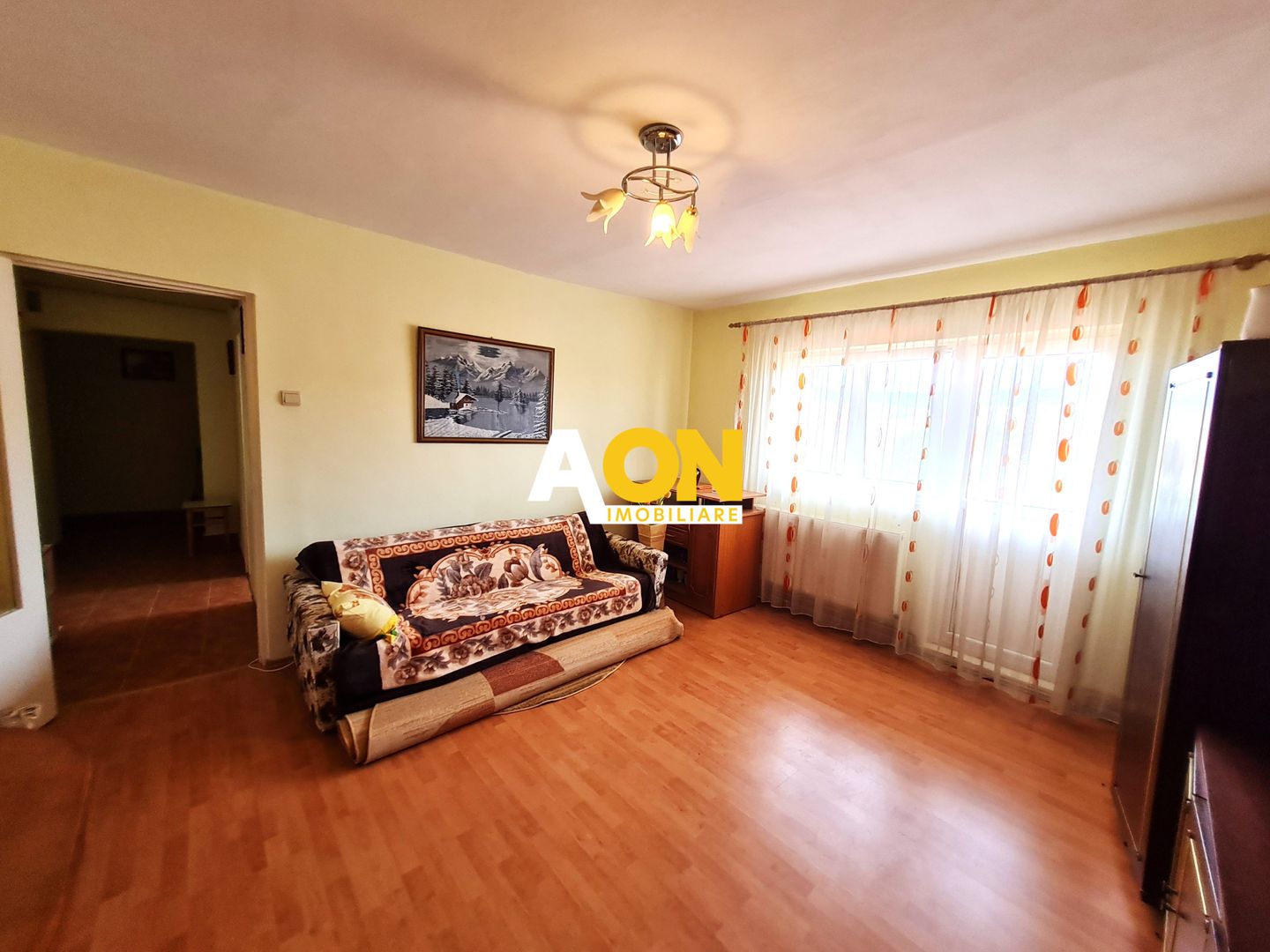 Apartament 2 Camere, Etaj 3, 54 mp, Semidecomandat, Zona Cetate - Poză 2