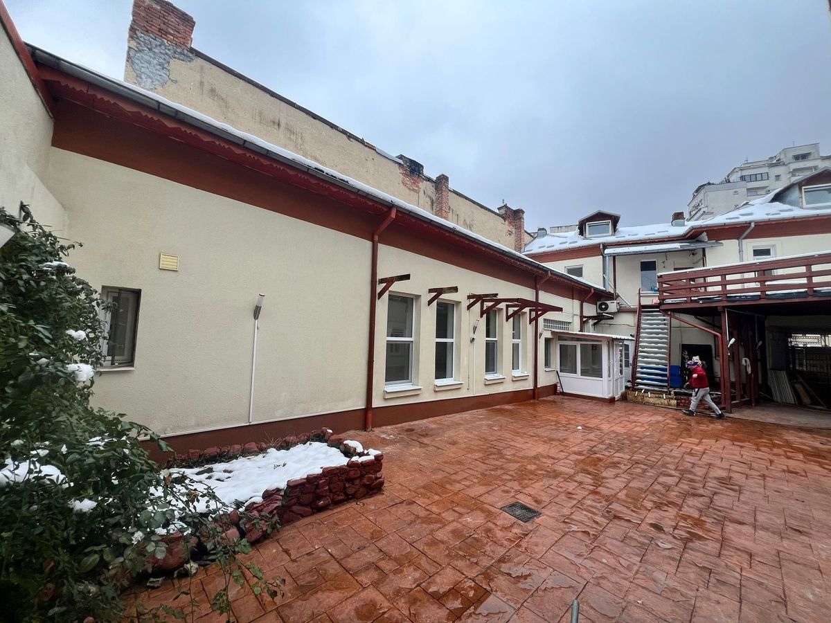 Rond Alba Iulia, Decebal, Bucuresti - Poză 2