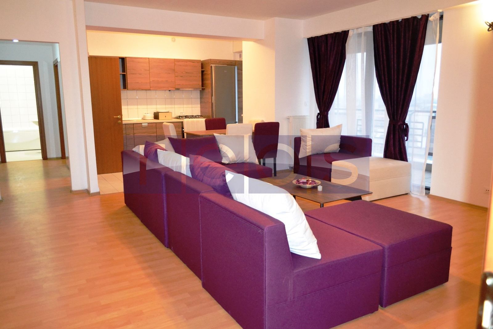 DE VÂNZARE APARTAMENT 3 CAMERE CENTRAL PARK - ZONA STEFAN CEL MARE - Poză 3