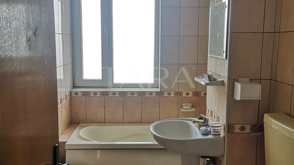 Apartament luminos cu vedere panoramică - Poză 4