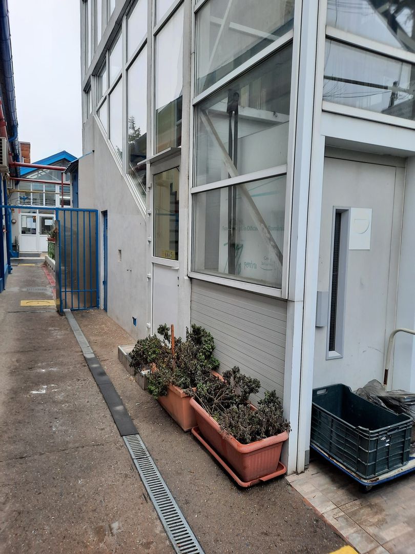 Proprietate versatilă, ideală pentru activități sociale, medicale sau - Poză 5