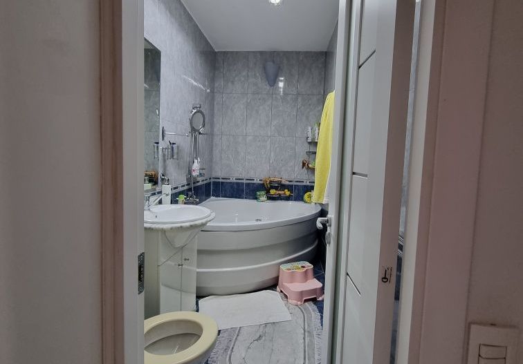 Apartament 4 camere modern - Poză 6