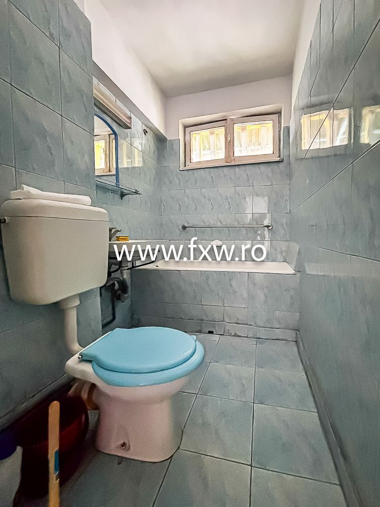 Apartament cu 3 camere, cu balcon la fiecare cameră,  zonă excelentă - Poză 5
