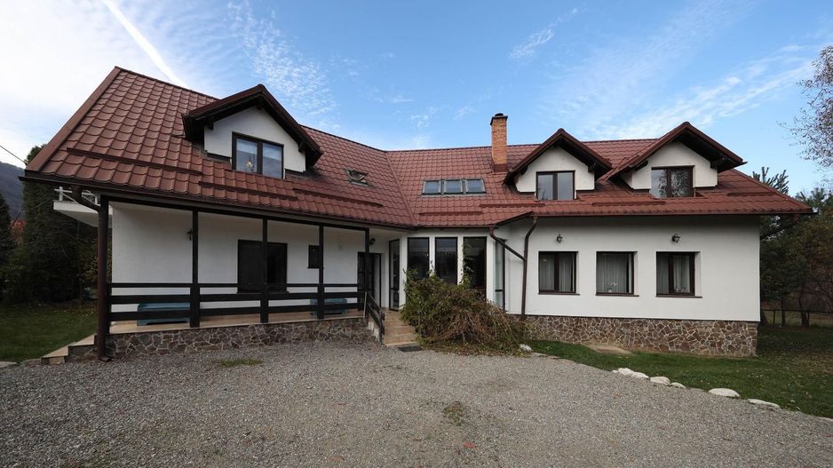 Vilă spațioasă de vânzare în Predeluț, Bran | 2000mp - Poză 50