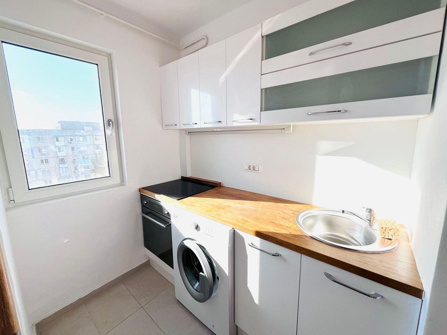 GARSONIERA ULTRAMODERNA MOBILATA & UTILATA BLOC 1980 LUJERULUI - Poză 3