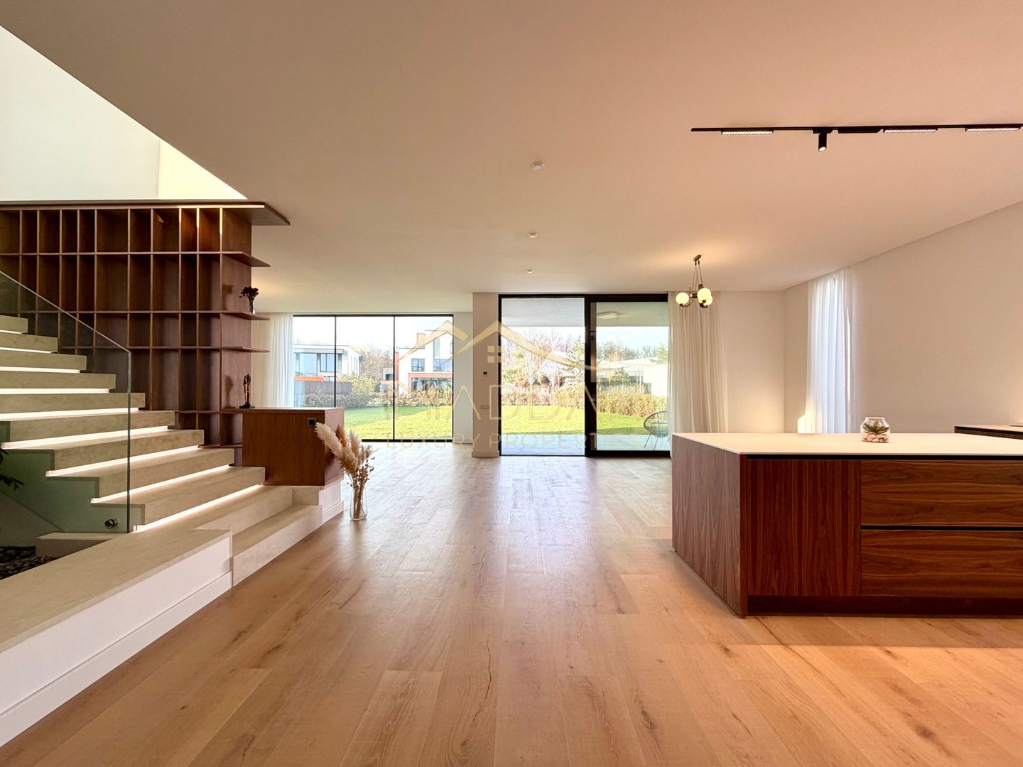 Vila Exclusivista in Mijlocul Naturii *959mp teren*/ 420mpc / Balotesti - Poză 3