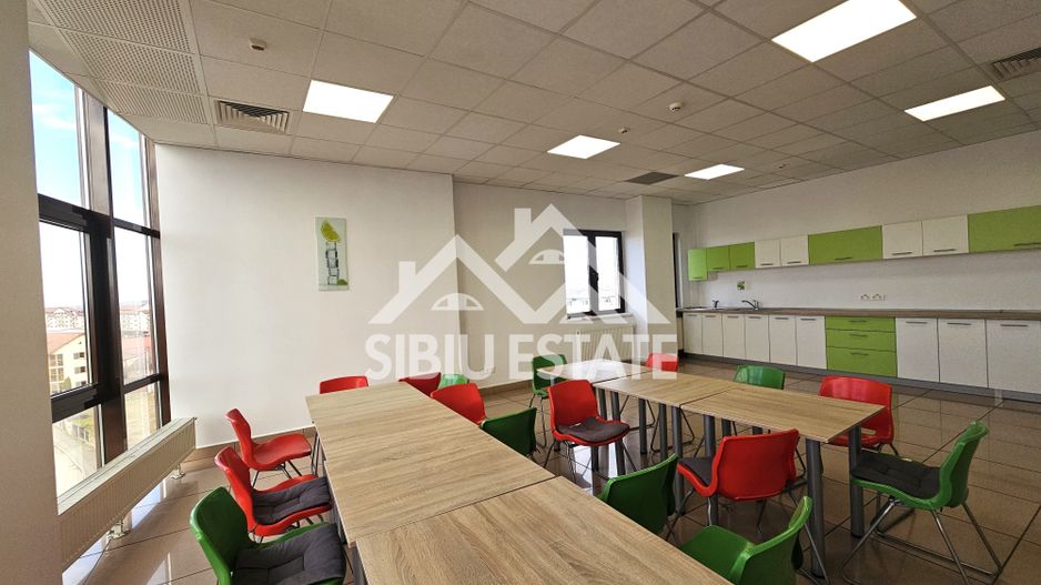 Spatiu de birouri de inchriat locatie centrala si vizibilitate buna - Poză 13