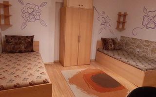 # Loc în cameră pentru o fată la vilă centru - UMF Nicolae Leon - Poză 1