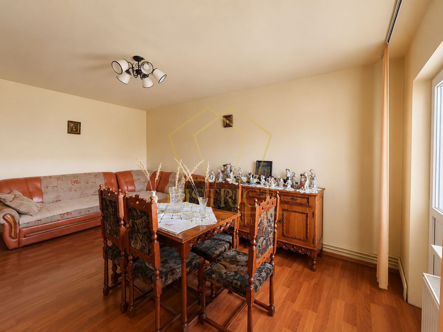 Apartament decomandat cu 3 camere | Aradului - Poză 2