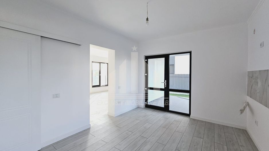 Casa in regim cuplat de vanzare, Cetate - Poză 3