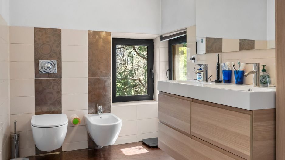 Eleganță și Spațiu în Inima Cartierului Domenii | Apartament cu 5 Camere în Vilă - Poză 13