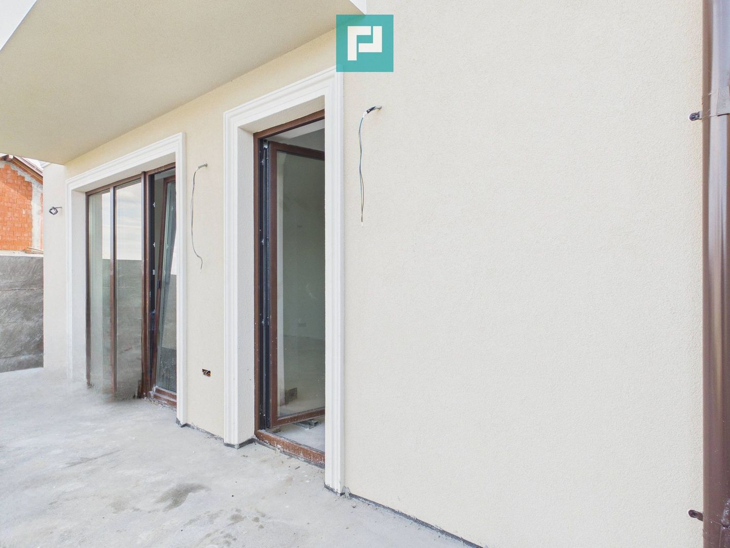 Duplex luminos 101 mp utili, teren 350mp în Covaci - Poză 4