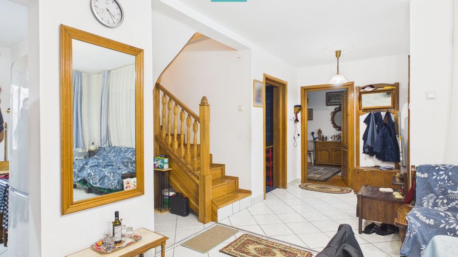 Vilă stil montan, 270 mp, teren 3000 mp - Poză 7