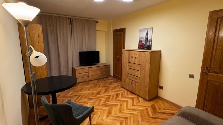 Garsoniera Centrul Civic bloc de apartamente - Poză 2