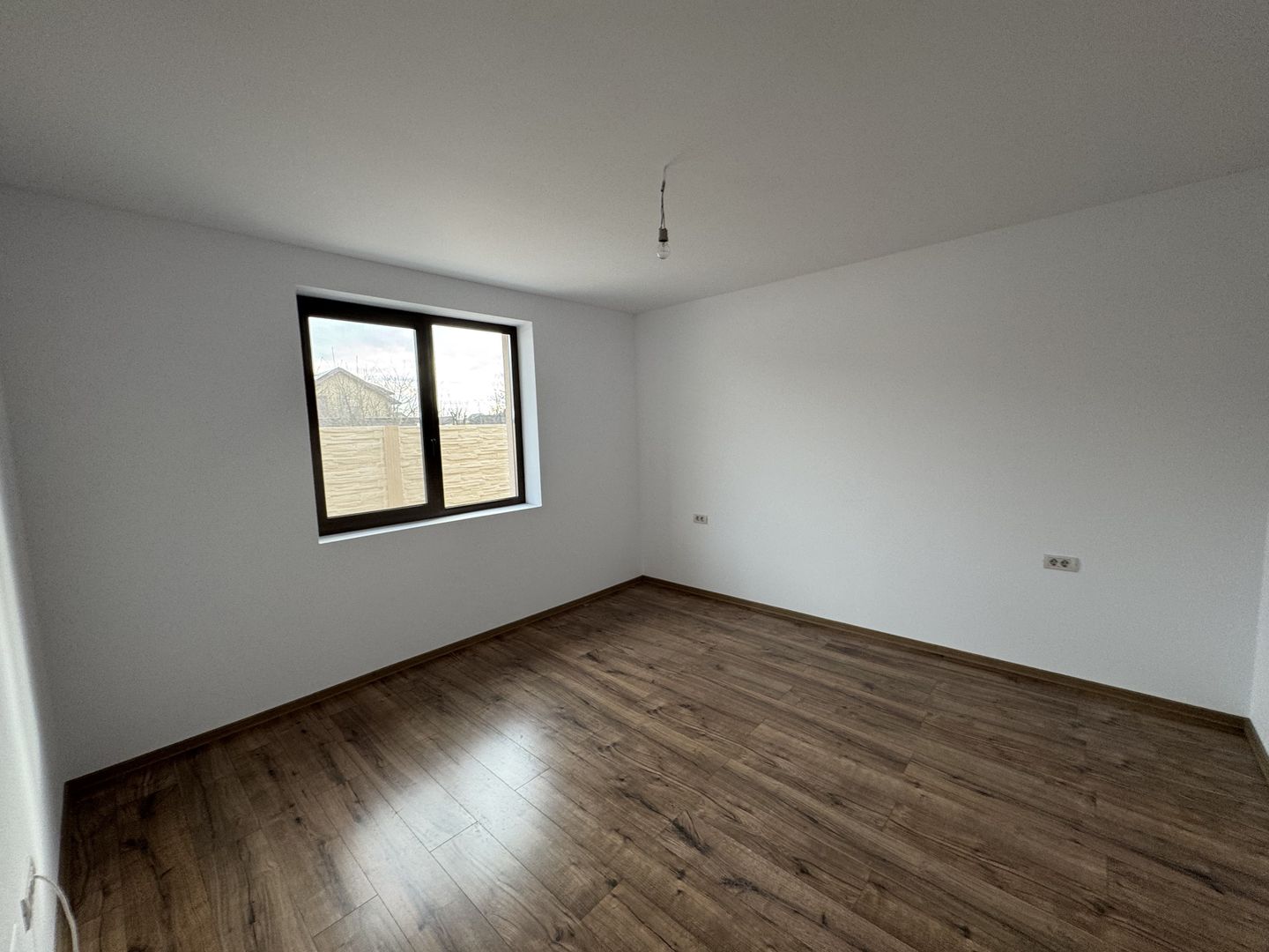 Casa Individuala Parter,Sanmihaiu Roman,3 Camere,Toate Utilitatile - Poză 12