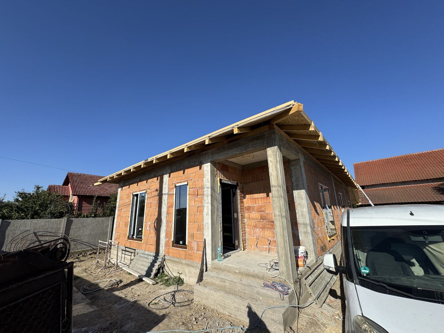 Individuala Parter Sanmihaiu Roman,4 Camere,2 Bai,Proiect Modern,Curte Amenajata - Poză 11