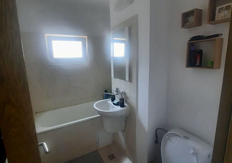 BRASADAS vinde ap 2 cam etaj 4/4 in Micro 16. - Poză 4