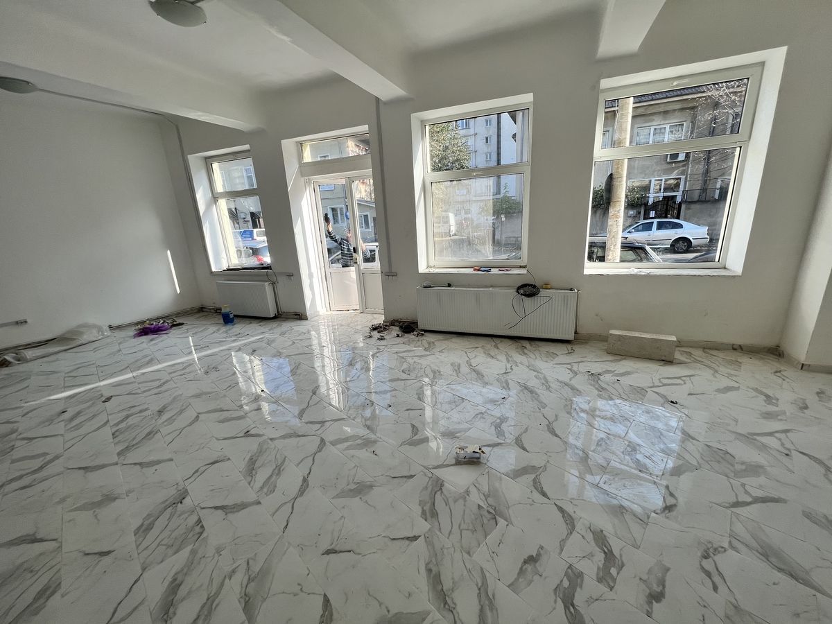 Rond Alba Iulia, Decebal, Bucuresti - Poză 1