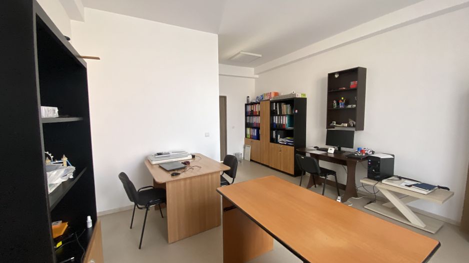 Spatiu birou - Poză 3