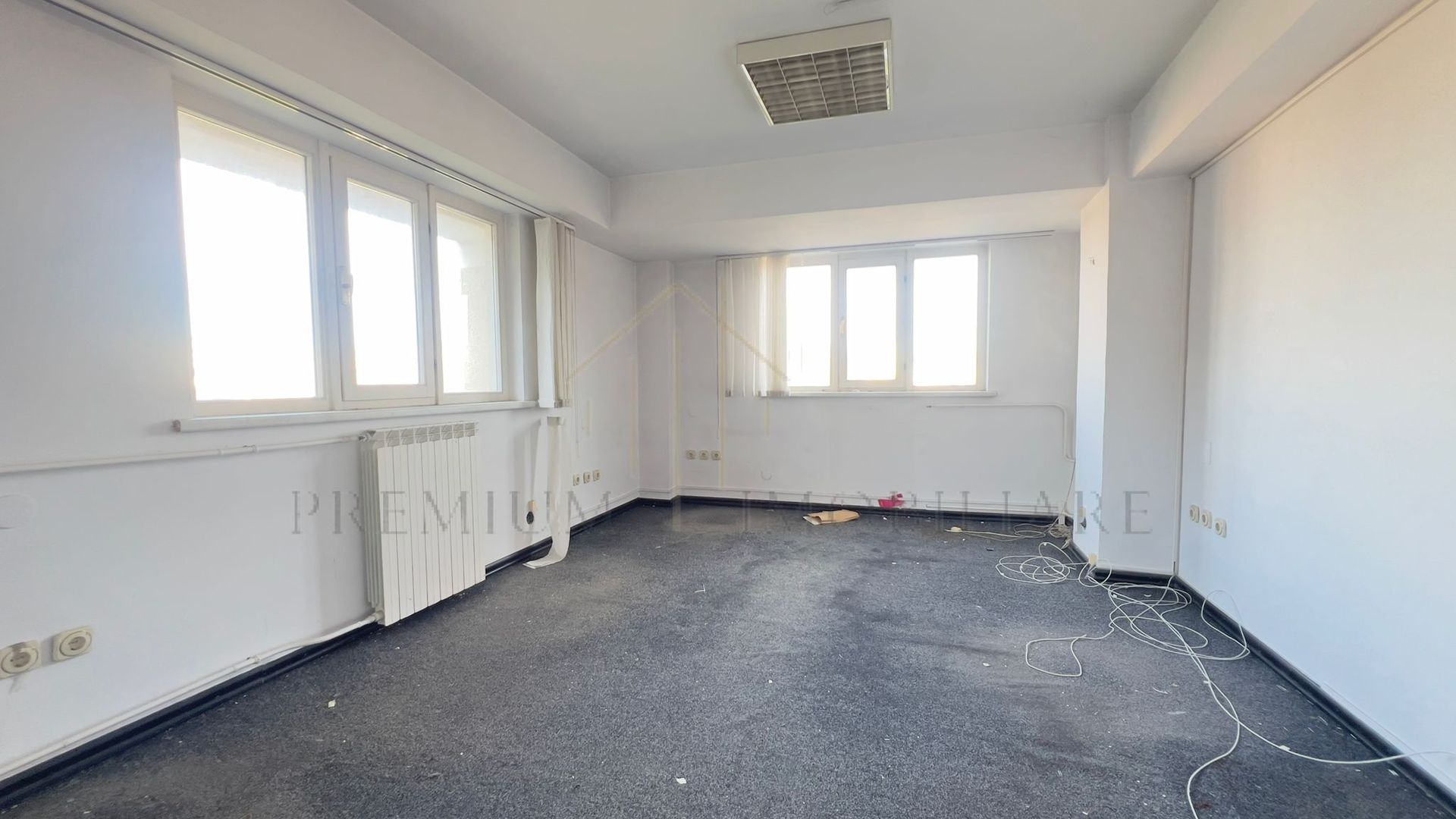 CLADIRE DE BIROURI - Poză 7