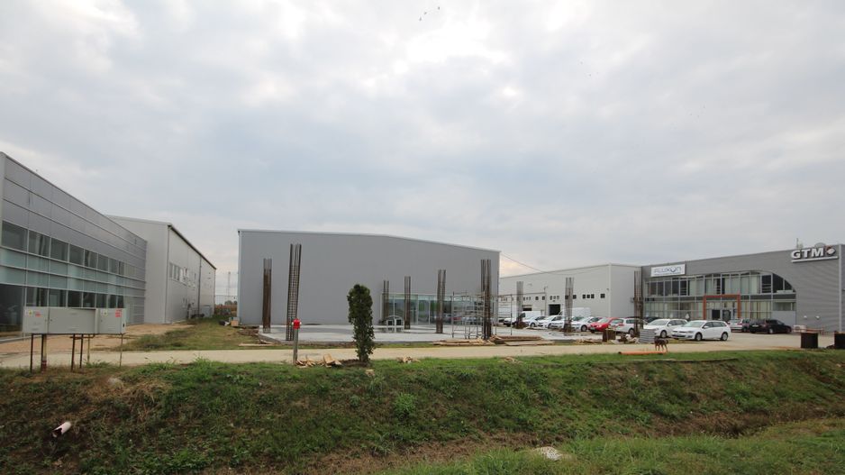 Spatiu Comercial,Showroom si birouri - inchiriere- 900 mp.  zona Calea Sagului - Poză 12