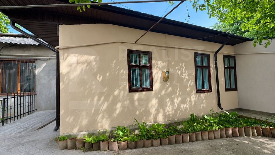 Vânzare, apartament la sol, strada Cojocarilor, Centru - Poză 2