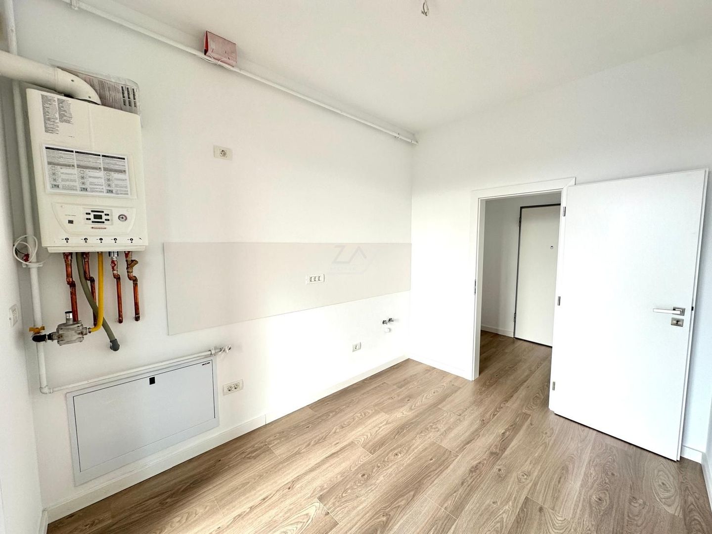 Bloc finalizat. Lift. Decomandat. Loc parcare. - Poză 5