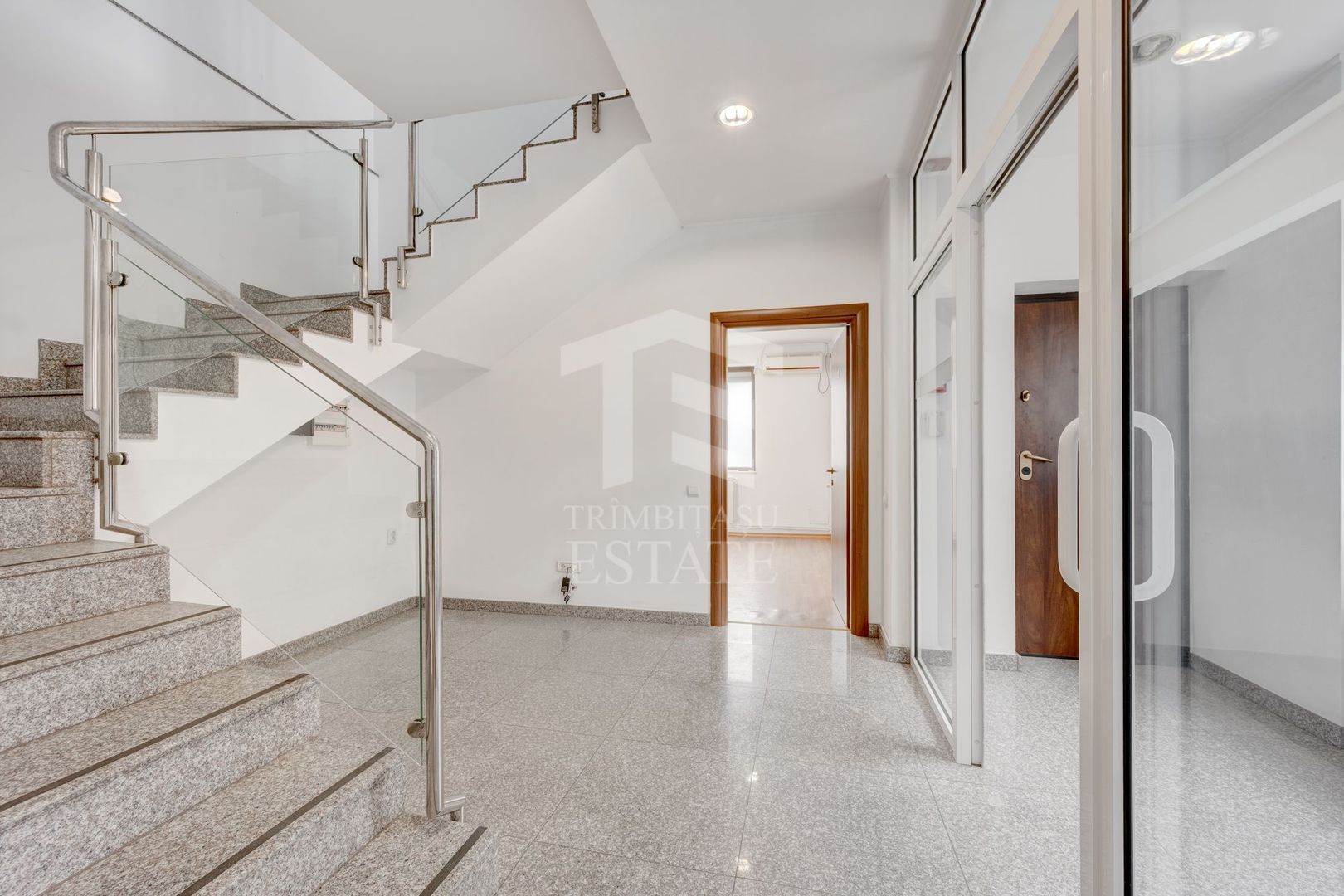 3 IMOBILE - LOT 676 MP - RECONSOLIDATE - ROMANA VICTORIEI - DOROBANTI - Poză 5