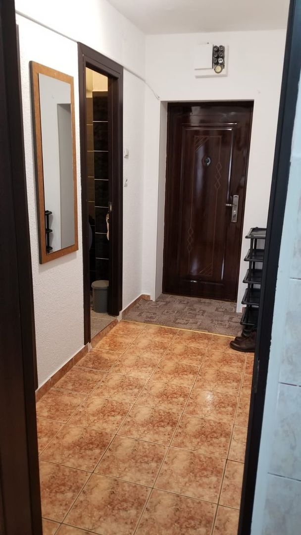 Închiriez garsonieră, Vitan Mall, mobilată, utilată, renovată - Poză 7