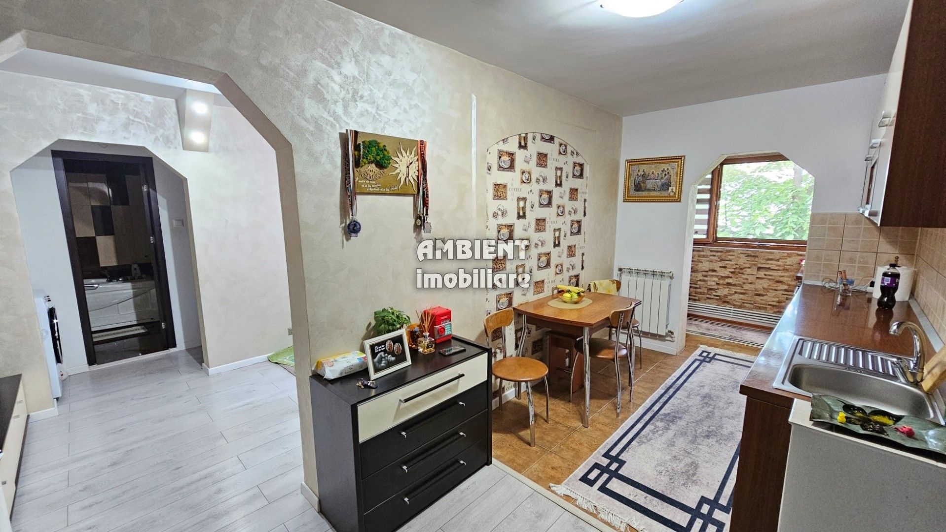 Apartament cu 3 camere, mobilat și utilat, zona LIBERTATII; - Poză 3