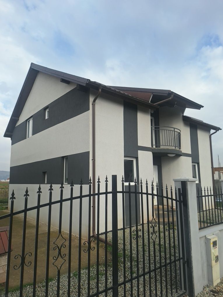 NEKSUS IMOBILIARE | VILĂ P+M CU 5 CAMERE, TERASĂ ȘI CURTE – MICEȘTI - Poză 3