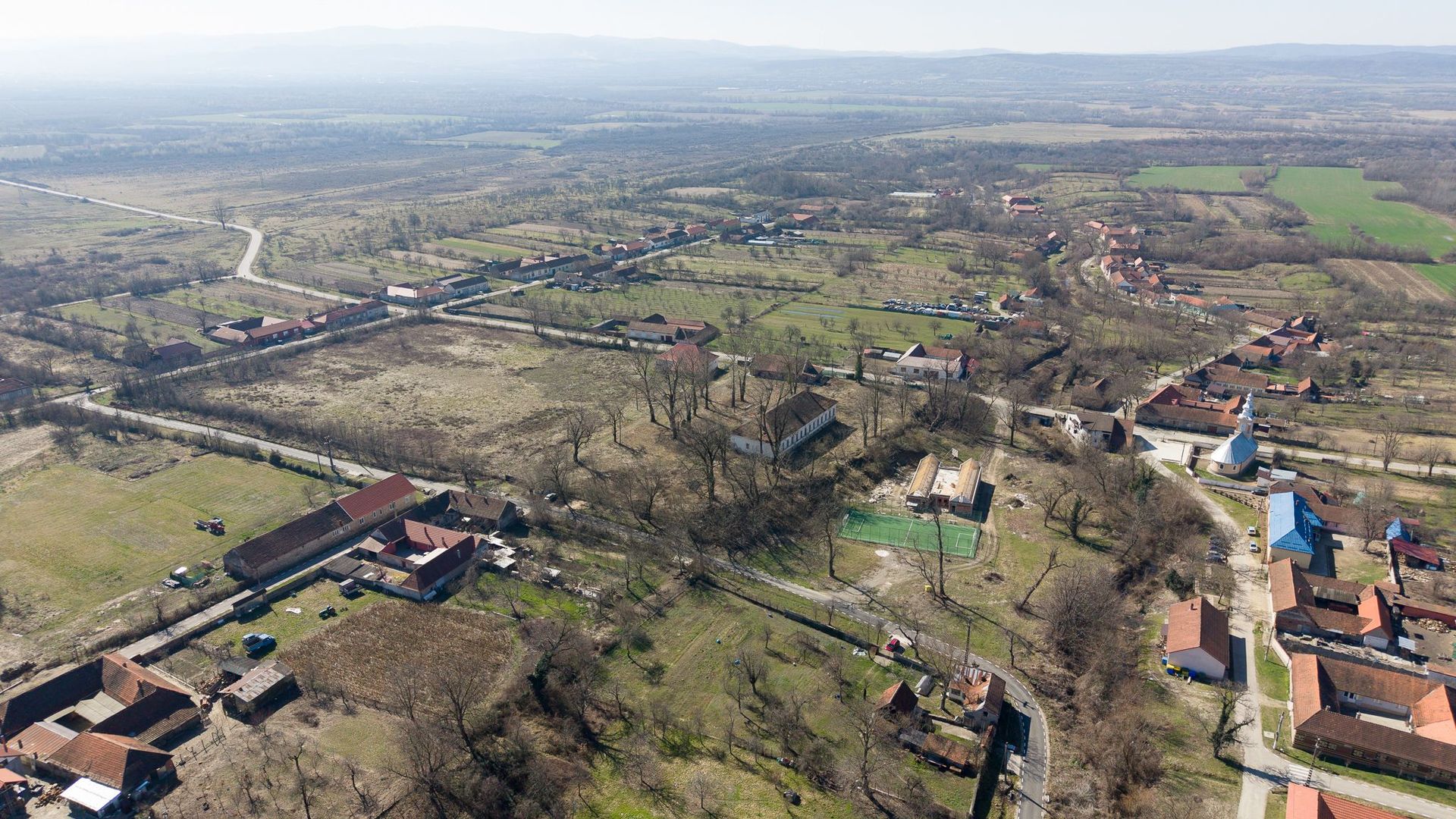 Conac nobiliar de secol XIX cu 8 camere în Maciova - Poză 18