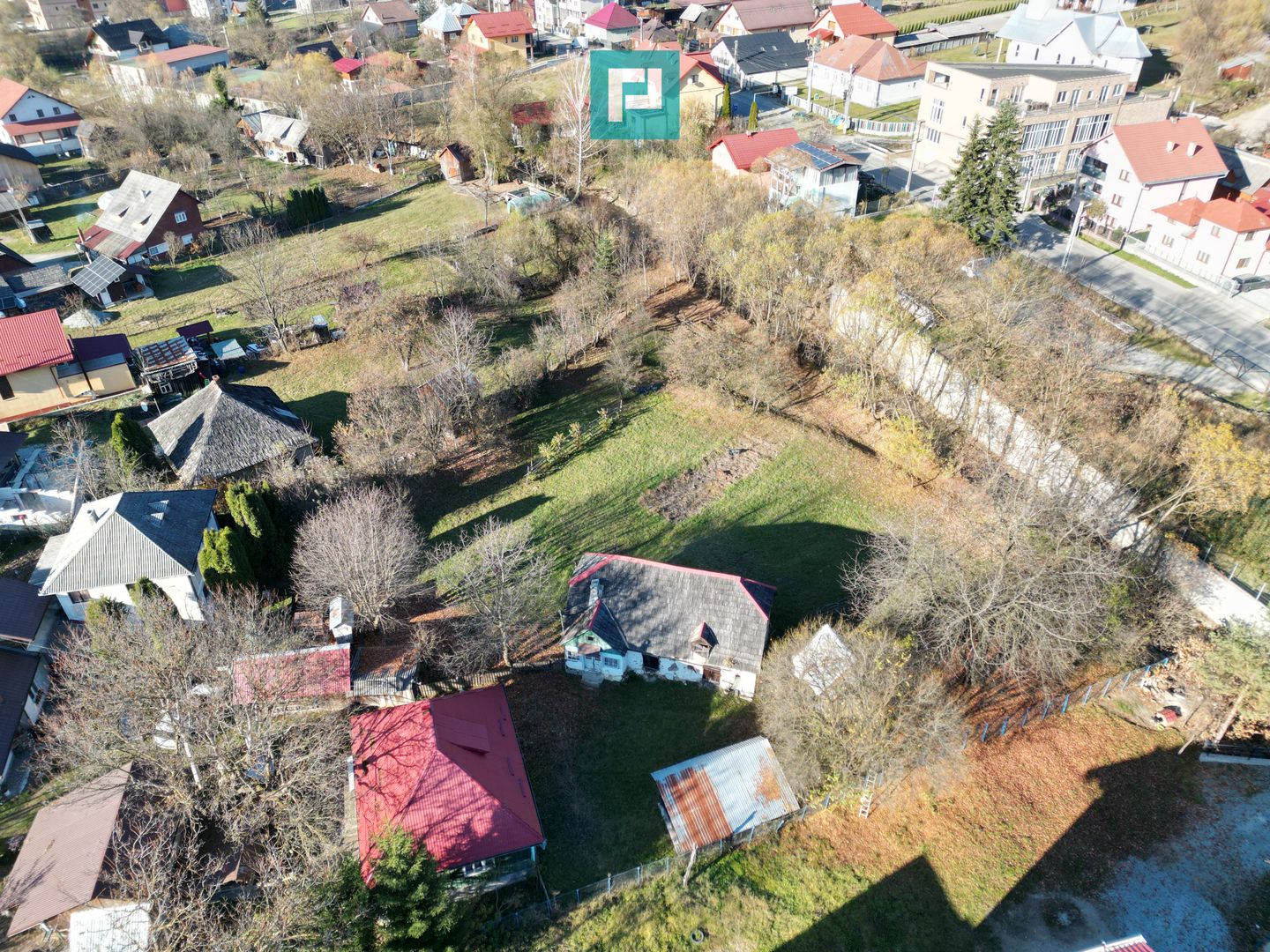 Casă de lemn, cu teren în Borșa - Poză 21