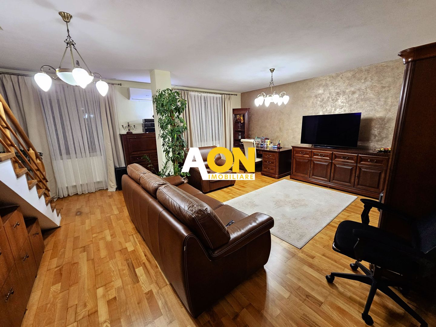 Apartament 3 Camere Zona Cetate, cu Scara Interioara - Poză 2