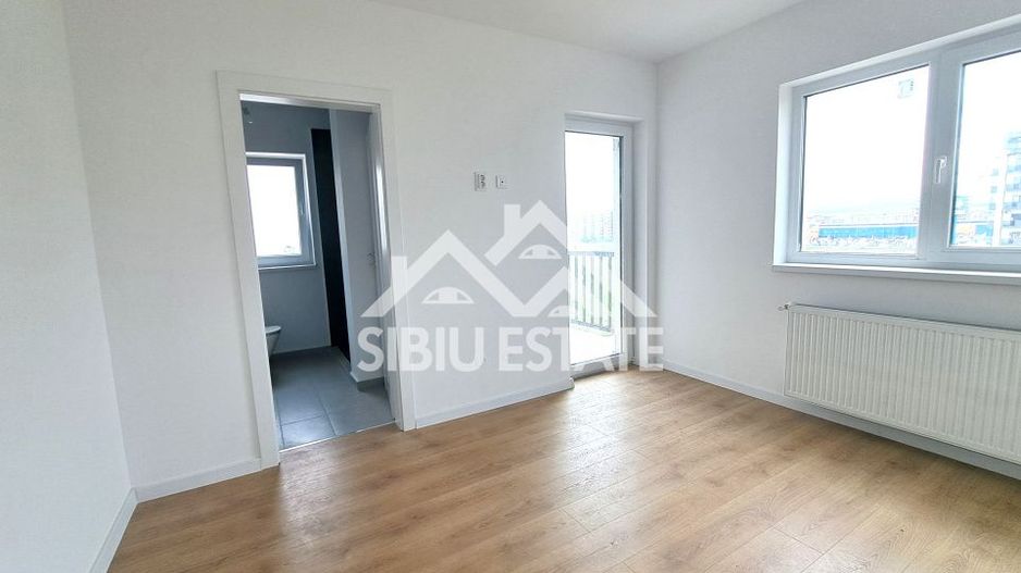 Apartament Sibiu 4 camere, 2 bai NOU lift si parcare - Poză 3