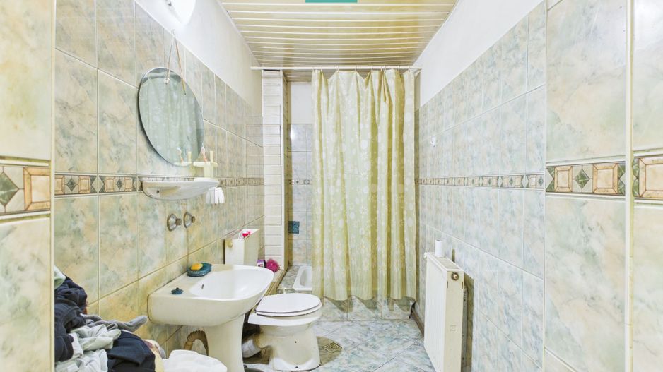 Casă cu 7 camere, ideală pentru familie, Grădiște - Poză 3