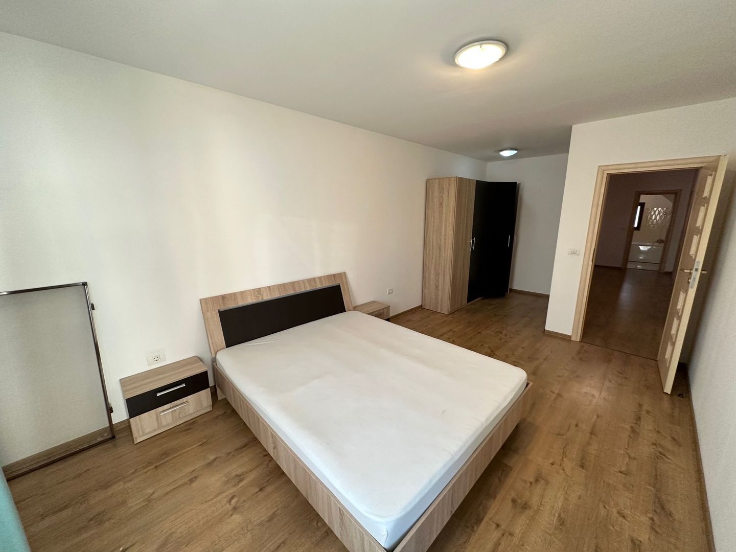 Casă / Vilă cu 4 camere de vanzare  în zona Aradului - Poză 9