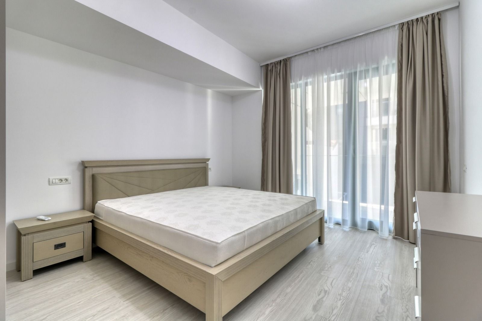 AP. 2 CAMERE DECEBAL, PRIMA INCHIRIERE, PARCARE, INCALZIRE PARDOSEALA - Poză 16