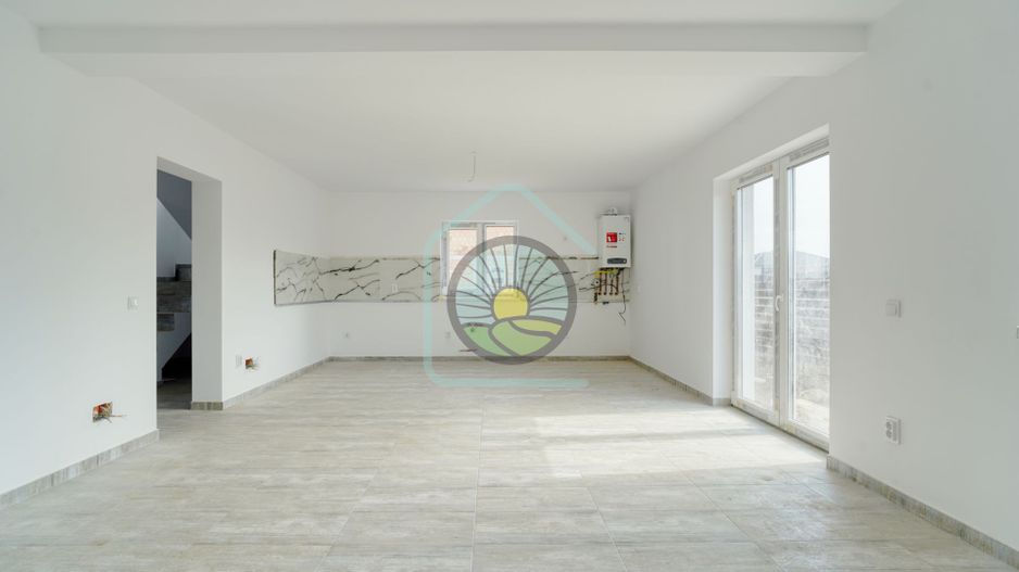 CASA  5 CAMERE IZVOR-TARLUNGENI - Poză 5