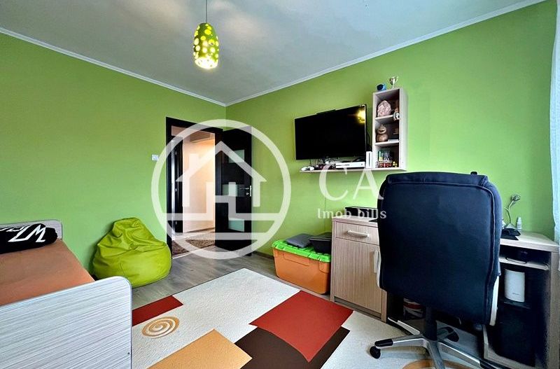 Apartament de vânzare cu 3 camere în zona Rogerius, Oradea - Poză 10