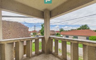 Casă P+M cu grădină generoasă în Ineu - Poză 13