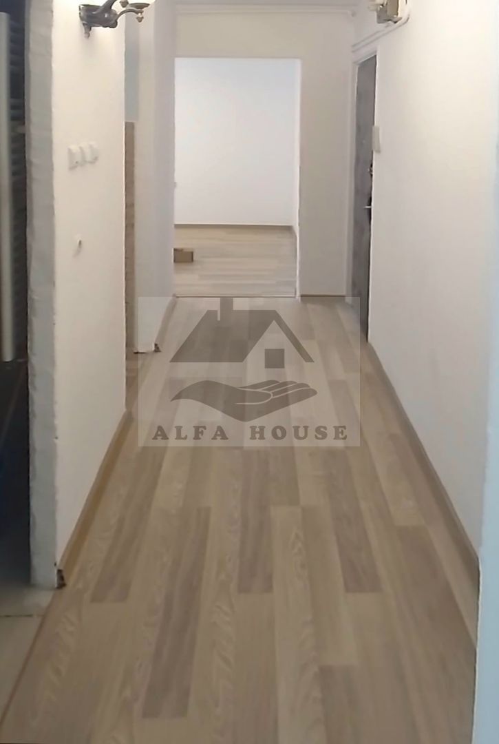 Oportunitate Apartament cu trei camere, Renovat int- zona Astra, 65 mp - Poză 2