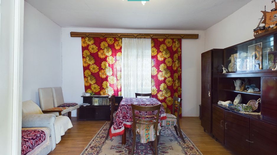 Casă cu teren generos de 2,880mp în Secusigiu - Poză 14