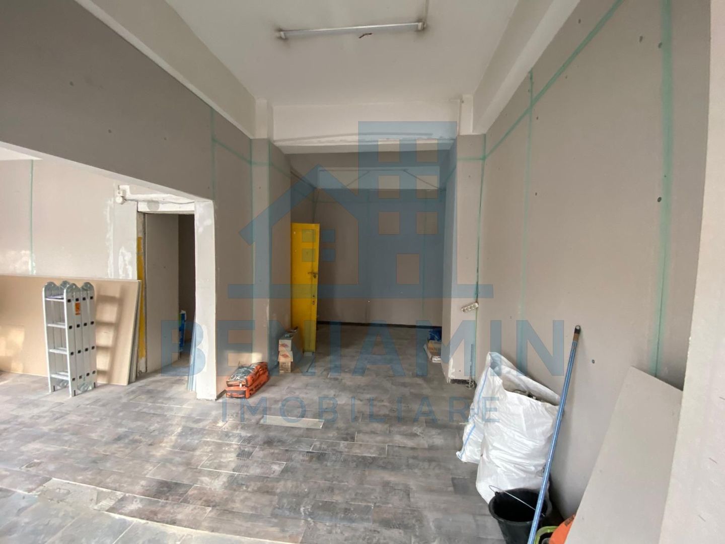 Spatiu comercial 44 mp, parter, renovabil dupa chirias, Craiovita - Poză 2